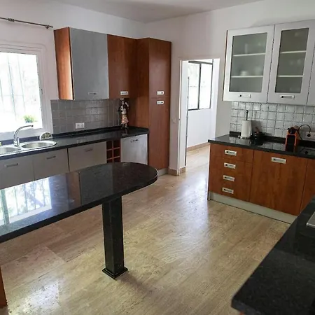 Дом отдыха Burganvilla